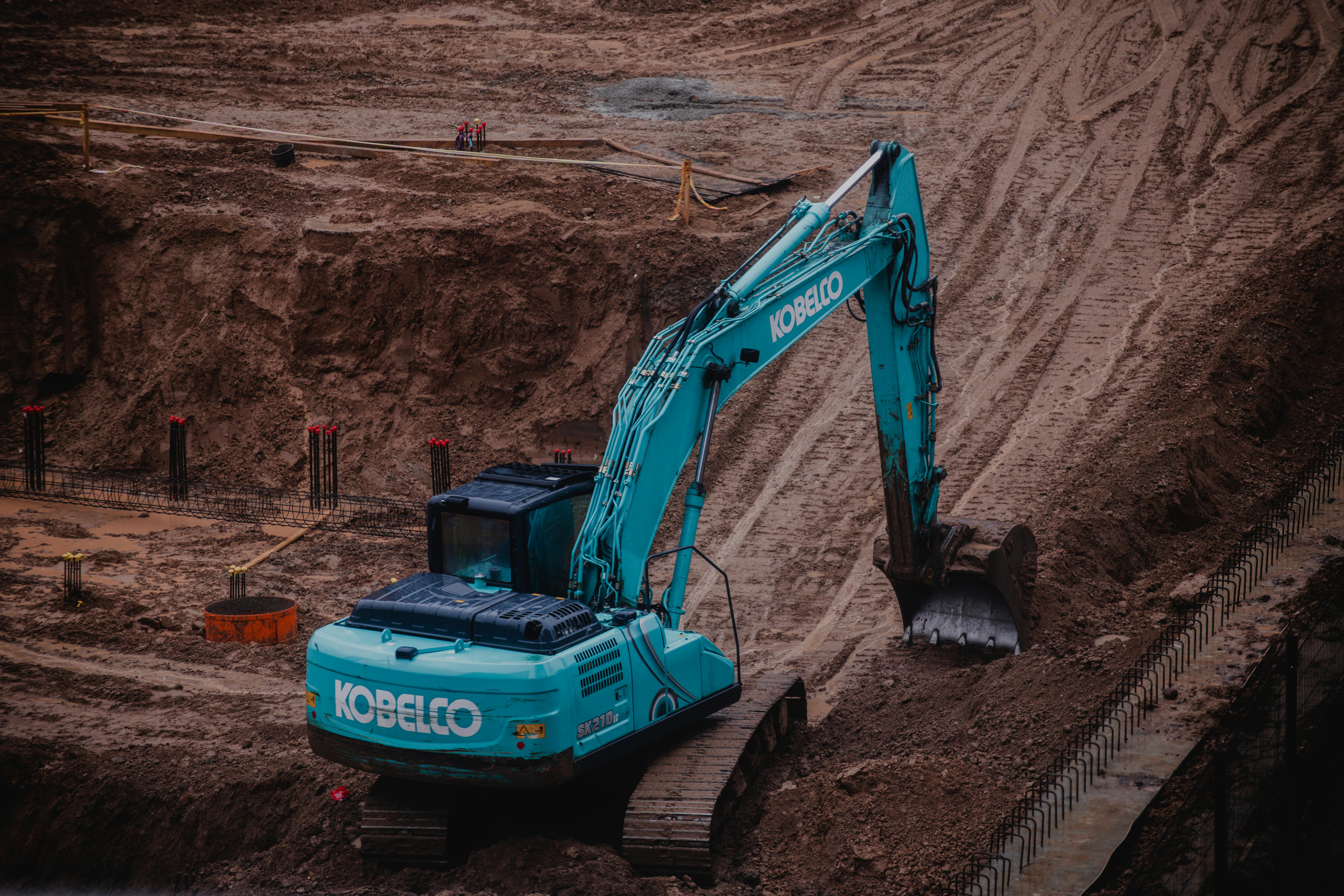 Kobelco-kaivuri työssä